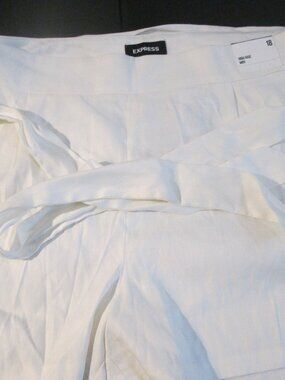 NWT Ladies white Express dress shorts sz 18 high Rise midi